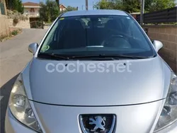 Gris / plata Usado 2012 Peugeot 207 Active Berlina | 4950 € (Precio justo)