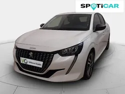 Blanco Usado 2023 Peugeot 208 Allure Utilitario | 17.800 € (Precio justo)