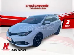 Blanco Usado 2018 Toyota Auris Hybrid Edition Berlina | 15.990 € (Precio justo)