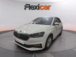 Blanco Usado 2023 Skoda Fabia Ambition Berlina | 15.690 € (Buen precio)