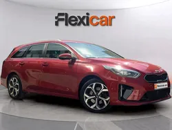 Rojo Usado 2021 Kia Ceed Berlina | 14.490 € (Buen precio)