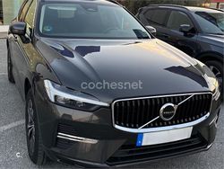 Gris / plata Usado 2022 Volvo XC60 Momentum SUV | 38.900 € (Precio justo)