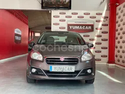 Gris / plata Usado 2014 Fiat Linea Berlina | 5990 €