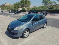 Gris / plata Usado 2006 Renault Clio II Dynamique Berlina | 3600 € (Precio justo)