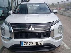 Blanco Usado 2025 Mitsubishi Outlander P-HEV Motion SUV | 34.500 €