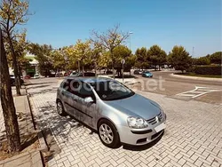 Gris / plata Usado 2004 VW Golf IV Highline Berlina | 3100 € (Precio justo)