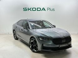 Gris / plata Nuevo 2025 Skoda Superb SportLine Berlina | 40.900 € (Caro)