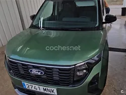 Verde Usado 2024 Ford Tourneo Courier Active Monovolumen | 23.500 €