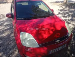 Rojo Usado 2005 Ford Fiesta Trend Utilitario | 1400 € (Buen precio)