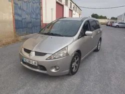 Beige Usado 2009 Mitsubishi Grandis Intense+ Monovolumen | 3300 €