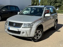 Gris / plata Usado 2009 Suzuki Grand Vitara SUV | 7350 € (Precio justo)