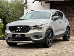 Beige Usado 2020 Volvo XC40 Momentum SUV | 25.999 € (Precio justo)