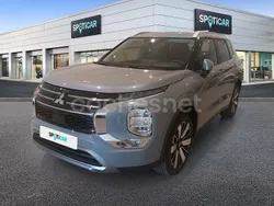 Gris Nuevo 2025 Mitsubishi Outlander P-HEV SUV | 49.900 € (Un poco caro)