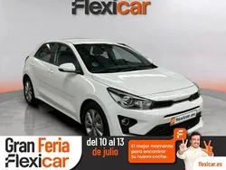 Blanco Usado 2022 Kia Rio Berlina | 15.970 € (Precio justo)