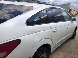 Blanco Usado 2006 Ssangyong (KGM) Rodius Monovolumen | 3000 € (Buen precio)