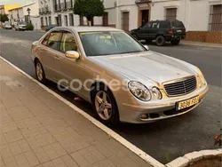 Gris / plata Usado 2005 Mercedes E200 Classic Berlina | 9500 €