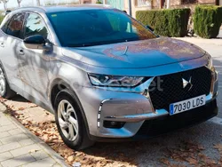 Gris / plata Usado 2020 DS Automobiles DS7 Crossback Be Chic SUV | 17.600 € (Precio justo)