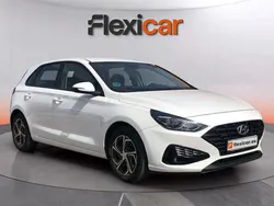 Blanco Usado 2021 Hyundai i30 Berlina | 15.470 € (Precio justo)