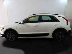 Blanco Usado 2023 Kia Niro SUV | 30.750 € (Precio justo)