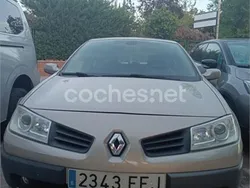 Beige Usado 2006 Renault Mégane II Privilege Berlina | 3600 € (Precio justo)