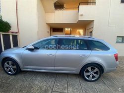 Gris / plata Usado 2015 Skoda Octavia Ambition Familiar | 7000 €