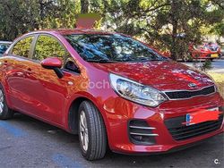 Rojo Usado 2016 Kia Rio Berlina | 6100 € (Precio justo)