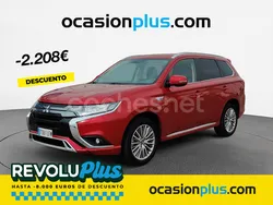 Rojo Usado 2020 Mitsubishi Outlander P-HEV Motion SUV | 24.290 € (Precio justo)