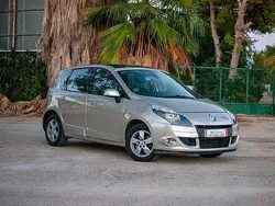 Beige Usado 2010 Renault Scénic III Monovolumen | 4500 € (Buen precio)