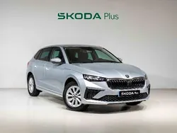 Gris Nuevo 2025 Skoda Scala Selection Utilitario | 23.000 € (Precio justo)