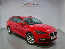 Color rojo Usado 2022 Seat Leon ST Style Familiar | 19.900 € (Un poco caro)