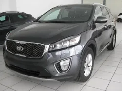Gris oscuro Usado 2015 Kia Sorento SUV | 15.250 € (Precio justo)