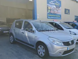 Gris / plata Usado 2010 Dacia Sandero Base Utilitario | 3699 € (Buen precio)