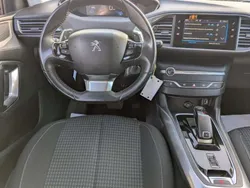 Blanco Usado 2021 Peugeot 308 Allure Utilitario | 13.950 € (Precio justo)