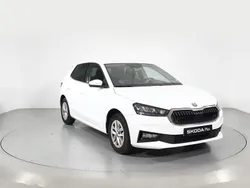 Blanco Usado 2023 Skoda Fabia Ambition Berlina | 15.200 € (Buen precio)