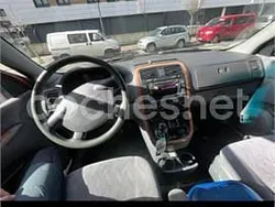Rojo Usado 2004 Kia Carnival LX Monovolumen | 1400 € (Super precio)