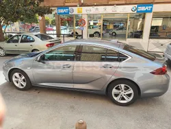 Gris / plata Usado 2018 Opel Insignia Excellence Berlina | 9990 € (Precio justo)