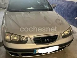 Gris / plata Usado 2001 Hyundai Elantra Berlina | 1500 €
