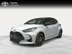 Gris claro Nuevo 2024 Toyota Yaris Hybrid Plus Berlina | 24.500 € (Precio justo)