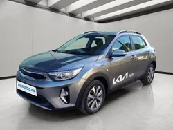 Gris Usado 2024 Kia Stonic SUV | 18.990 € (Precio justo)