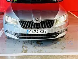 Gris / plata Usado 2019 Skoda Superb Ambition Familiar | 18.550 €