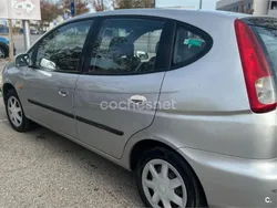 Gris / plata Usado 2003 Chevrolet Tacuma SE Monovolumen | 1390 €