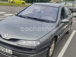 Gris / plata Usado 2000 Renault Laguna Berlina | 2500 €