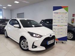 Blanco Usado 2021 Toyota Yaris Hybrid Business Edition Utilitario | 14.700 € (Buen precio)