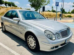 Gris / plata Usado 2004 Mercedes E270 Elegance Berlina | 4990 € (Super precio)