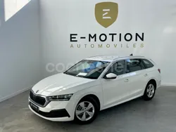 Blanco Usado 2021 Skoda Octavia Ambition Familiar | 17.500 € (Precio justo)