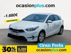 Blanco Usado 2023 Kia Ceed Berlina | 17.690 € (Precio justo)