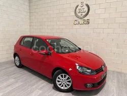 Rojo Usado 2010 VW Golf VI Advance Berlina | 7200 € (Precio justo)