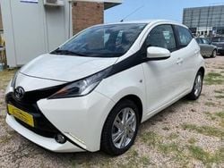 Usado 2014 Toyota Aygo X-play Utilitario | 7990 € (Un poco caro)