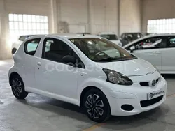 Blanco Usado 2011 Toyota Aygo Live Utilitario | 5990 € (Precio justo)