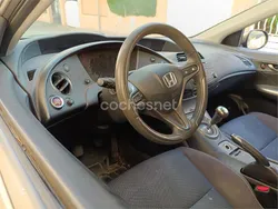 Beige Usado 2009 Honda Civic Comfort Berlina | 4800 € (Precio justo)